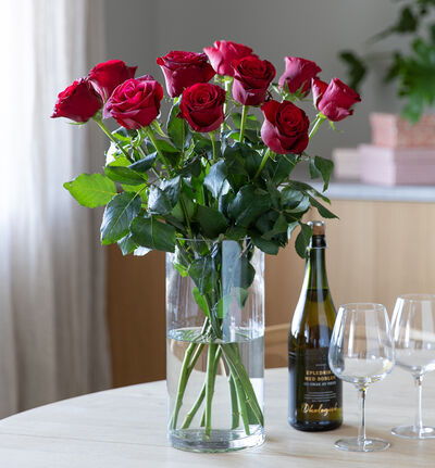 10 langstilkete røde roser 10 langstilkete røde roser